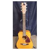 Yamaha FG-Junior JR-1 Acoustic Guitar