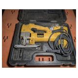 DEWALT HEAVY DUTY JIGSAW WITH CASE