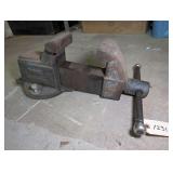 LARGE COLUMBIAN BENCH VICE