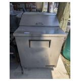 TRUE REFRIGERATOR BRAND RESTAURANT CABINET REFRIGERATOR