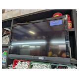 WESTINGHOUSE 40-IN FLAT SCREEN TV WITH WALL MOUNT