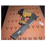 HEAVY DUTY BOSTITCH AIR POWERED NAIL GUN
