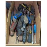LARGE GROUP OF SCREWDRIVERS