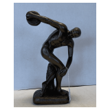 VINTAGE 1971 AUSTIN PRODUCTIONS DISCOBOLUS PLASTER STATUE (BRONZE IN COLOR) 13 1/2' TALL X 8' WIDE