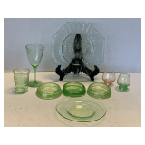 SHELF LOT TO INCLUDE 8 PIECES OF VINTAGE GREEN DEPRESSION GLASS & 1 PINK PIECE - VINTAGE ANCHOR HOCKING GLASS 'BLOCK OPTIC' BREAD PLATE & MORE