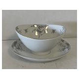 VINTAGE MIKASA FINE CHINA 'BEVILLE' (WHITE WITH PATTERNS OF BLUE ROSES W/ GOLD TRIM) - GRAVY BOAT WITH ATTACHED UNDERPLATE