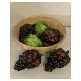 4 VINTAGE GLASS PURPLE GRAPE CLUSTERS & 2 VINTAGE GLASS GREEN GRAPE CLUSTERS IN BASKET 7' LONG X 4' WIDE