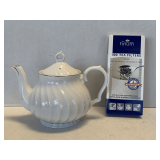 VINTAGE WHITE CREAMER TEAPOT WITH GOLD TRIM BY MARY LEE'S CHINA & BOX OF 100 NEW TEA FILTERS
