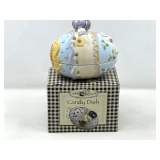 BR1…Seasonal Easter egg candy dish, comes with original box, see pictures for details.