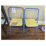 SET OF TODDLER SIZE BLUE METAL FOLDING CHAIRS WITH YELLOW PADDED SEATS