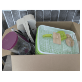 ASSORTED KITCHENWARE AND FOODSAVER VACUUM SEALER LOT