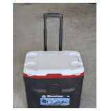IGLOO QUANTUM 28 QUART WHEELED COOLER