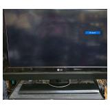 LG 32-in LCD Widescreen HDTV With Dolby Sound System