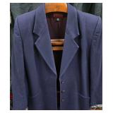 Vintage Sasson Navy Blue Blazer Featuring a Classic Notch Lapel and a Three-Button Front Closure.Size 12