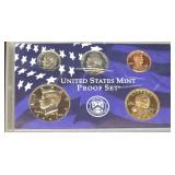 2001 US Mint Set Proof Set includes; Roosevelt Dime, Washington Quarter, Lincoln Cent, Kennedy Half Dollar, and Sacagawea Dollar