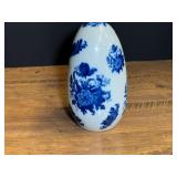 Vintage blue and white crackle porcelain decorative egg with a floral design. See pictures for details.