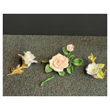 Capodimonte /Capodimonte style porcelain flowers, one has a broken stem but is included. See pictures for details.