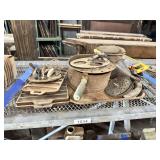 LARGE LOT OF CAST IRON AND METAL KITCHEN/COOKING PIECES