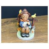 LR...Goebel M.I. Hummel Porcelain Figurine - She Loves Me, She Loves Me Not #174