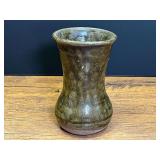 LR… Vintage Cleater Meaders artisan pottery vase, see pictures for details.
