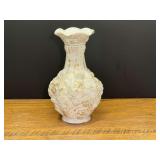 LR…Vintage"Loganberry" milk glass vase featuring an embossed grapevine pattern and a ruffled rim, believed to be 1960s Imperial Glass Ohio. See pictures for details.