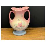 LR…Vintage Hull Pottery Magnolia double-handled vase from the 1940s, see pictures for details.