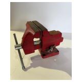 Wilton 5ï¿½ jaw width bench vise