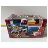 M&M's Red's Garage: Sweet Wheelin