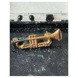 Gold trumpet pin marked 1/20 - 10k
