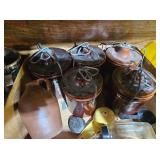 x5 brown glazed croc jars and miscellaneous items