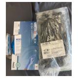 Lot of gloves, 2 styles and sizes in description