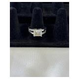 Lia Sofia Ring w/Center Stone Size 11