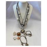 Jewelry assortment - Necklaces & Ring assortment