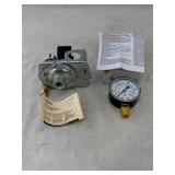 Pressure gauge, Pumptrol pressure switch