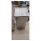 Rubbermaid commercial products trash can with