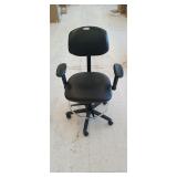 Rolling office chair with adjustable height and