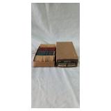 Box of 100 vintage harris poker chips