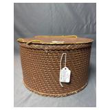 Sewing basket with notions 6.5' x 11'