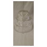 Set of 3 Pyrex nesting glass mixing bowls