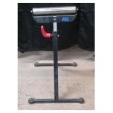 Adjustable height roller stand