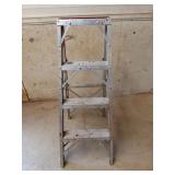 4' Metal Ladder