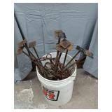 4- Body grip traps and stakes