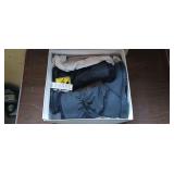 New pair of size 6 women's insulated boots from