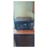 Whirlpool microwave works - Cabinet not included