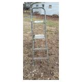 Gambler 3' step ladder with guard and pail shelf