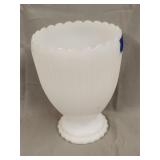 Napco milk glass vase 5'x8'