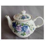 Fine china teapot 9'x6'