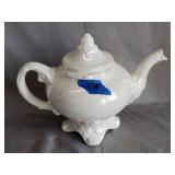 Holland Mold teapot 9'x8'