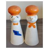 Ceramic chef salt and pepper shakers 9'