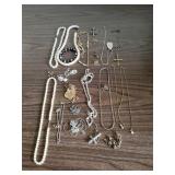 Necklace assortment, gold and silver toned pieces